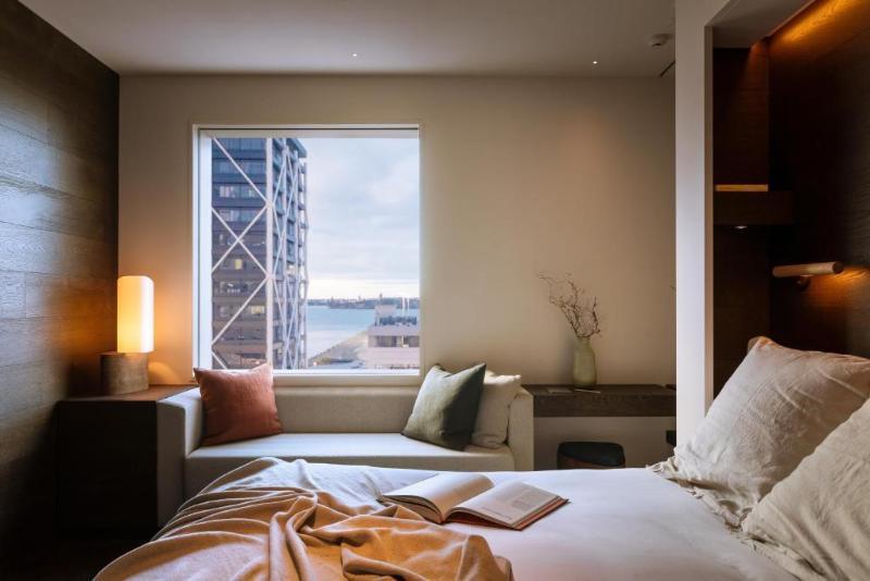더 호텔 브리토마트 오클랜드 외부 사진 A bedroom at the hotel